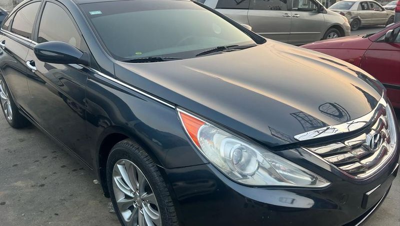 Thumbnail 2 of 2013 Hyundai Sonata